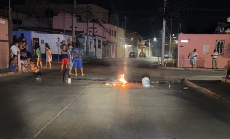Falta de energía eléctrica genera "feria de bloqueos" en Ciudad del Carmen