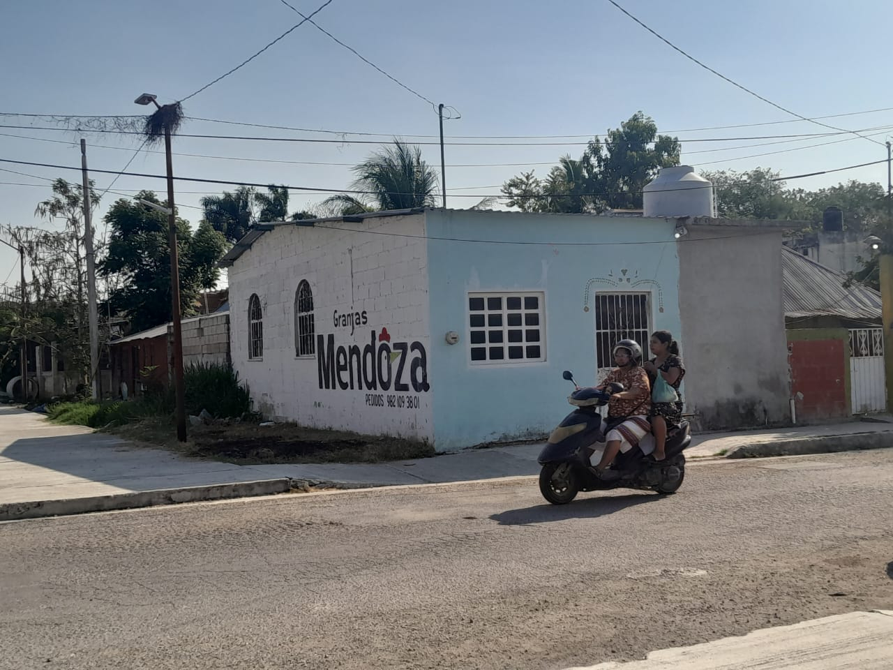 Roban laptops y un celular en vivienda de la Esperanza, Escárcega  