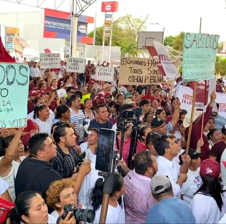 Al recorrido asistieron los candidatos a Regidores de la planilla de Martínez Hernández y otros militantes de Morena Al recorrido asistieron los candidatos a Regidores de la planilla de Martínez Hernández y otros militantes de Morena