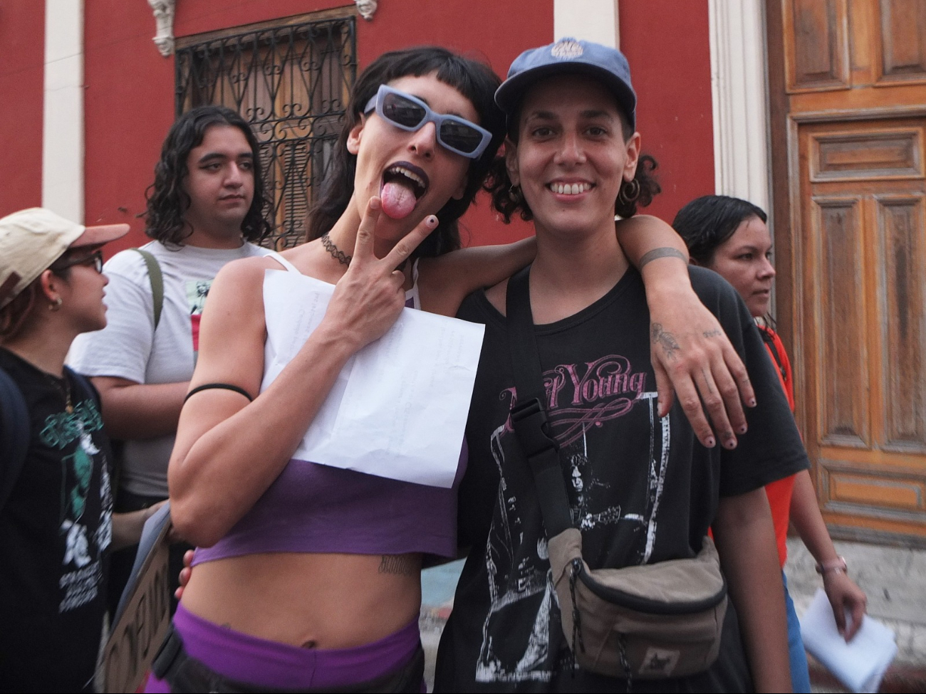Realizan marcha sáfica en Mérida: 'No es mi amiga, es mi novia'