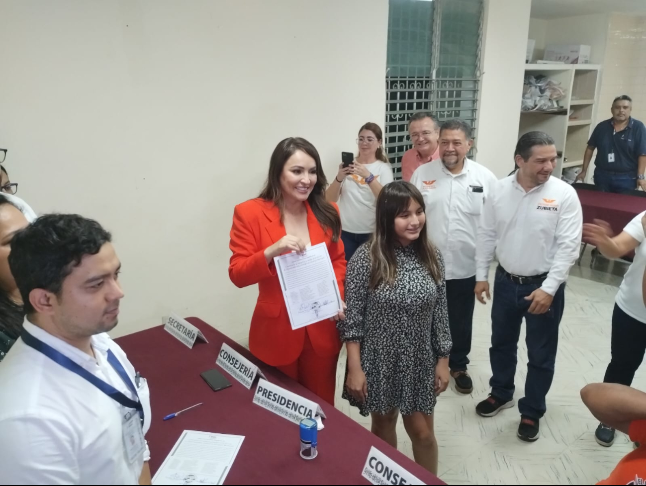 Recibe su constancia de alcaldesa electa Biby Rabelo / Especial Recibe su constancia de alcaldesa electa Biby Rabelo / Especial