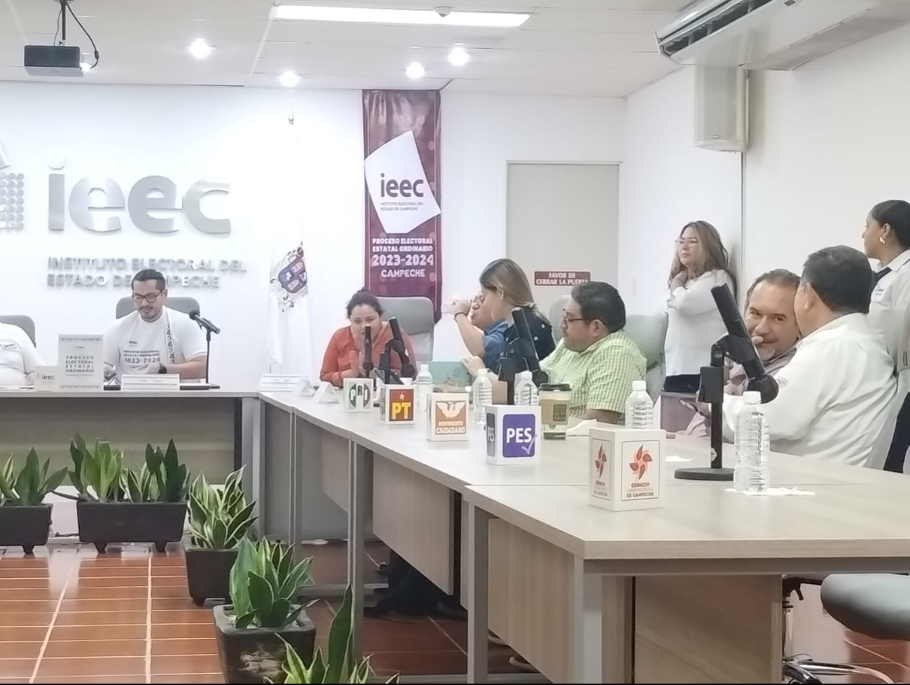 Clara Concepción Castro Gómez precisó que en el reconteo de los sufragios en los distritos 7 y 17 de Hecelchakán Clara Concepción Castro Gómez precisó que en el reconteo de los sufragios en los distritos 7 y 17 de Hecelchakán