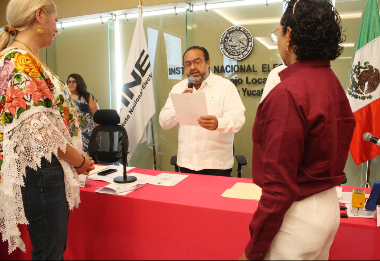La candidata de Morena, Verónica Camino, recibió su constancia de mayoría La candidata de Morena, Verónica Camino, recibió su constancia de mayoría