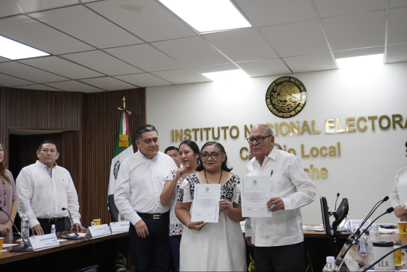 Entregan constancia de mayoría relativa y minoría a senadores electos en Campeche 