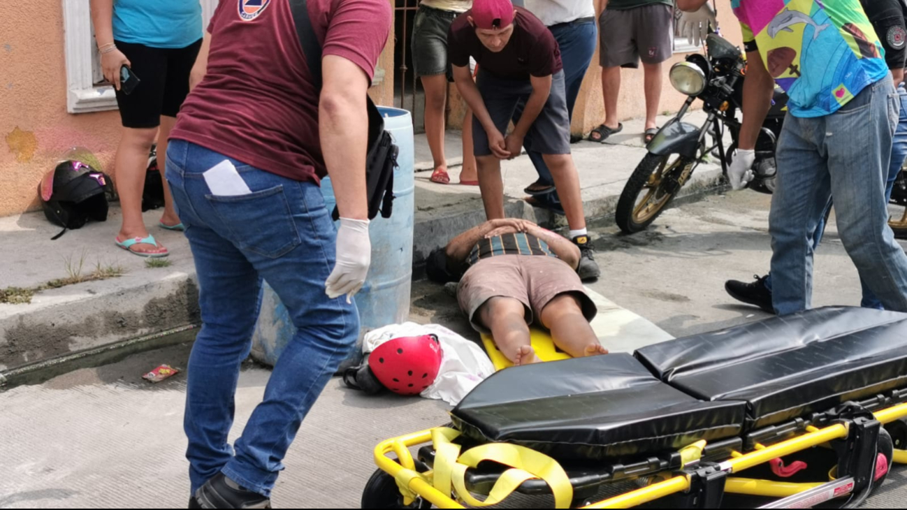 Paramédicos atienden a persona lesionada en Ciudad del Carmen Paramédicos atienden a persona lesionada en Ciudad del Carmen