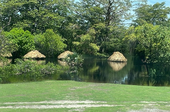 Desbordamiento del río Champotón. Desbordamiento del río Champotón.