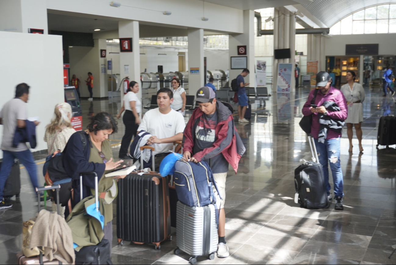 Aeropuerto de Campeche mantiene operaciones normales ante amenaza del huracán Beryl