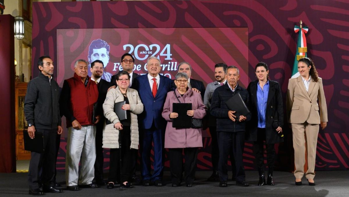 Andrés Manuel López Obrador celebra aniversario electoral entregando primeros beneficios del Fondo de Pensiones