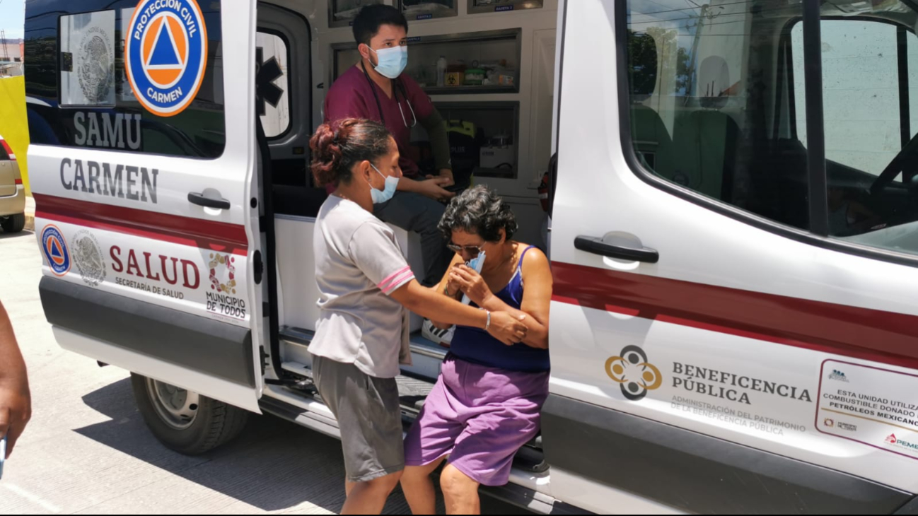 Los afectados fueron salvados y atendidos por paramédicos, sin necesidad de hospitalización. Los afectados fueron salvados y atendidos por paramédicos, sin necesidad de hospitalización.