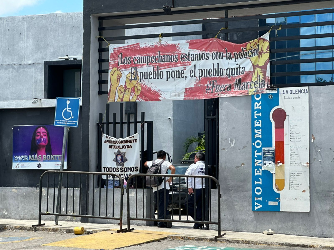 Policías disidentes de Campeche  presentan nueva lista en la academia: EN VIVO 