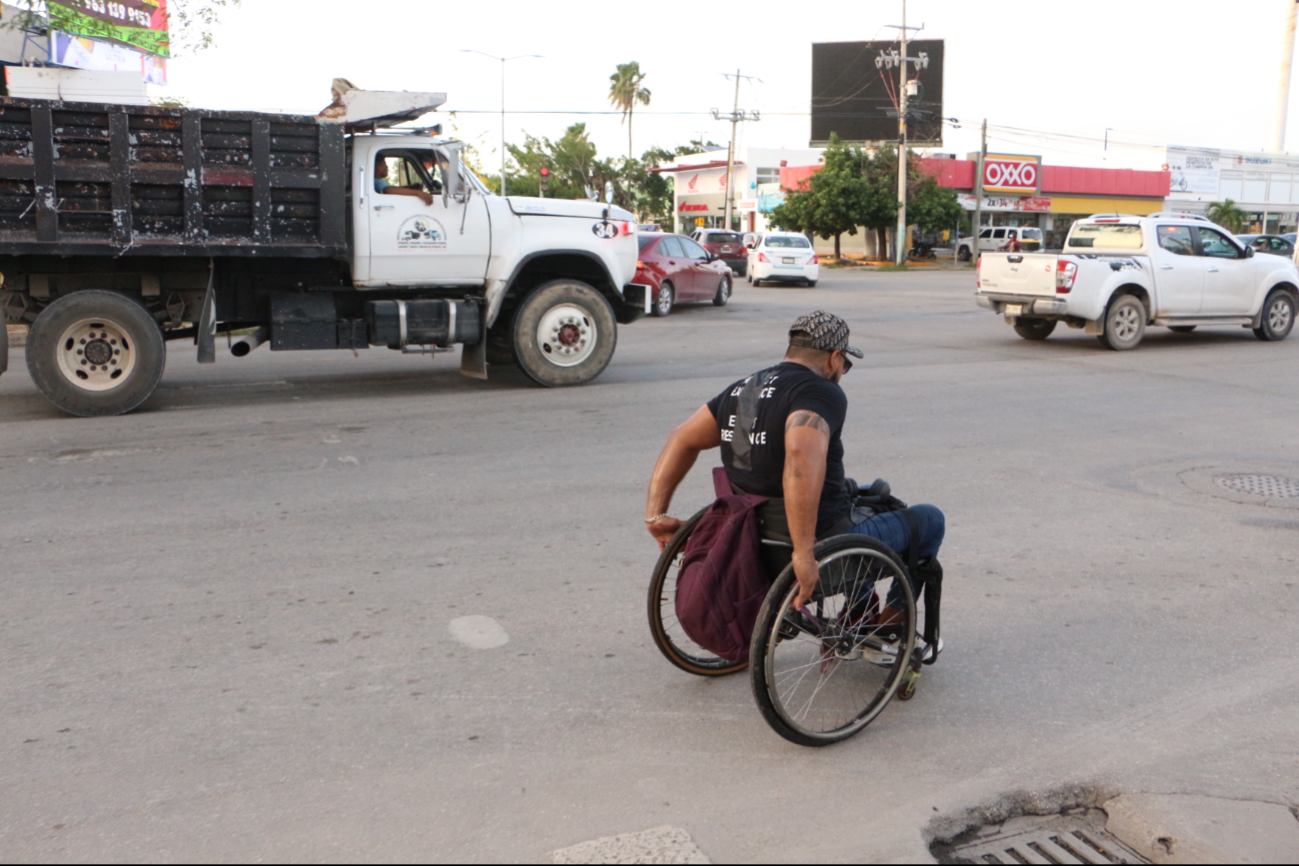 Chetumal carece de rampas en las banquetas Chetumal carece de rampas en las banquetas