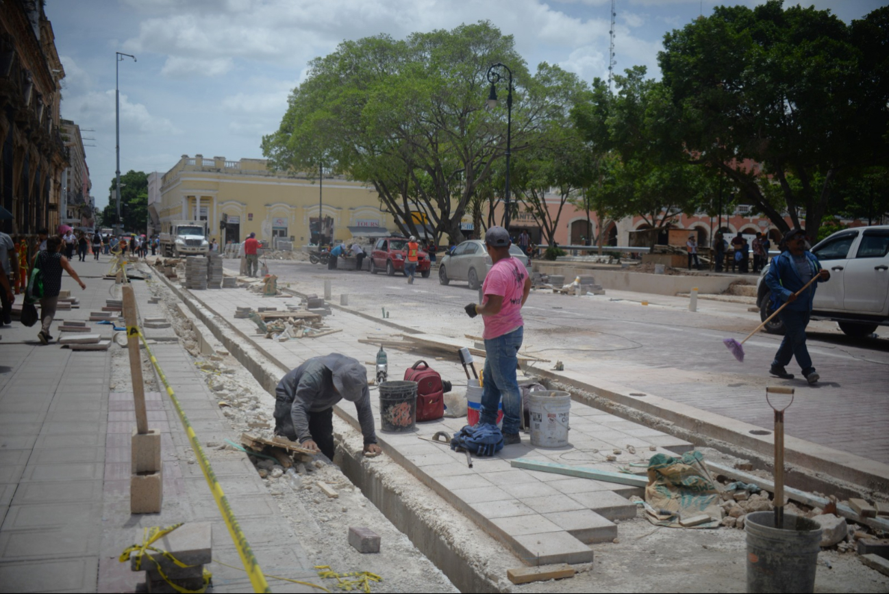 Las obras en la Plaza Grande de Mérida continúan Las obras en la Plaza Grande de Mérida continúan