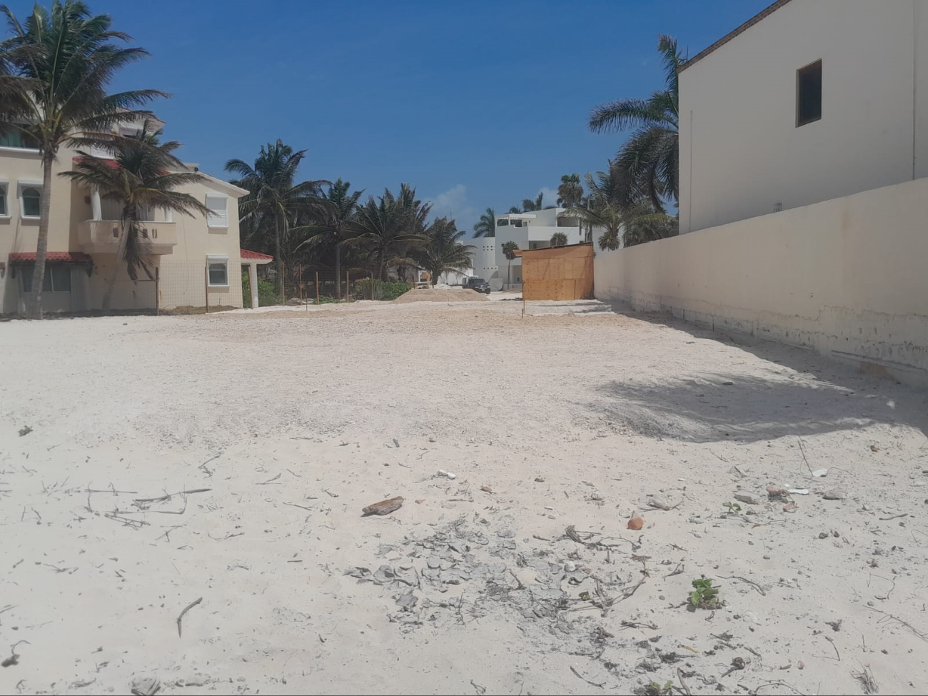 Vecinos de Playa Paraíso se quejaron porque la construcción no respetaba las normas locales Vecinos de Playa Paraíso se quejaron porque la construcción no respetaba las normas locales