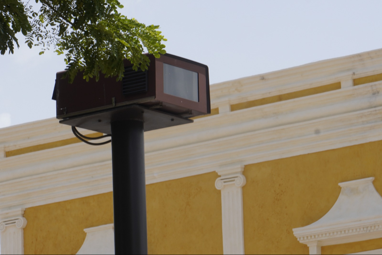 Hinojosa Rebolledo había denunciado un posible desvío de recursos para el mantenimiento del videomapping en la biblioteca central. Hinojosa Rebolledo había denunciado un posible desvío de recursos para el mantenimiento del videomapping en la biblioteca central.