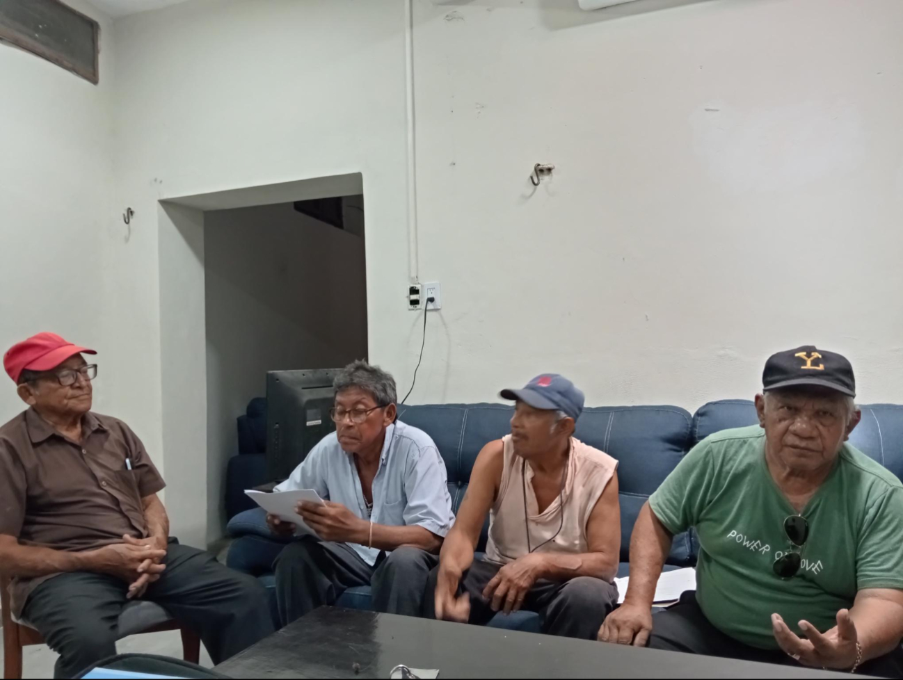 Un grupo de campesinos solicitó al Comisario copias de asambleas cuestionadas por su legitimidad Un grupo de campesinos solicitó al Comisario copias de asambleas cuestionadas por su legitimidad