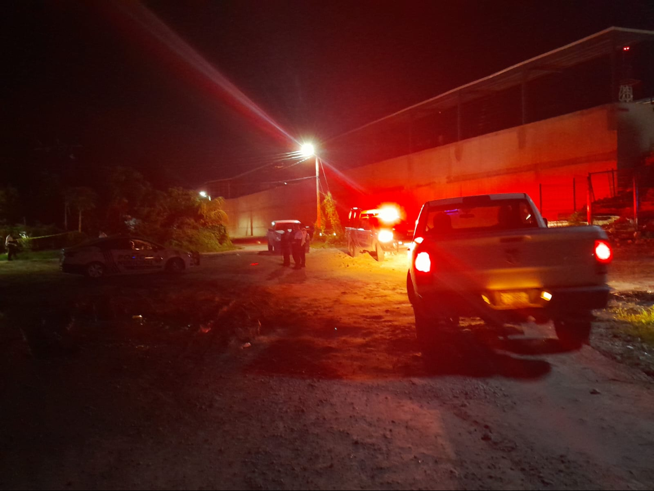 Agentes policiacos acordonaron el área en Escárcega Agentes policiacos acordonaron el área en Escárcega