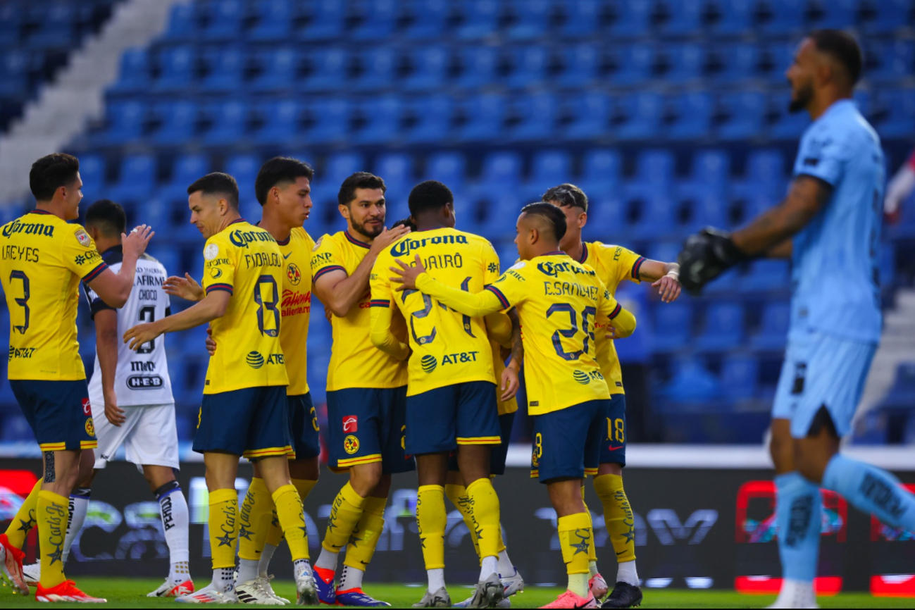 América arrasa en su 'nueva casa' con doblete de Henry Martín ante Querétaro