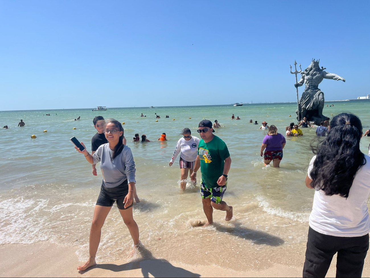 Hasta el momento se desconoce en qué consiste la clausura, ya que la escultura sigue estando en el mismo lugar Hasta el momento se desconoce en qué consiste la clausura, ya que la escultura sigue estando en el mismo lugar