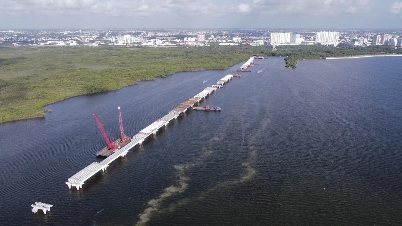 El puente vehicular unirá la zona centro de Cancún desde el bulevar Colosio hasta el kilómetro 8 de la zona hotelera de Cancún El puente vehicular unirá la zona centro de Cancún desde el bulevar Colosio hasta el kilómetro 8 de la zona hotelera de Cancún