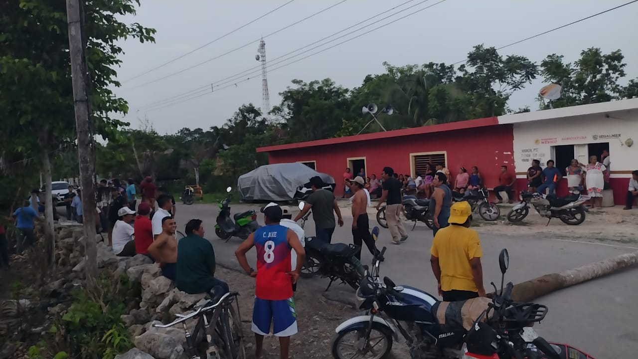 Se mantienen los bloqueos de los habitantes Se mantienen los bloqueos de los habitantes