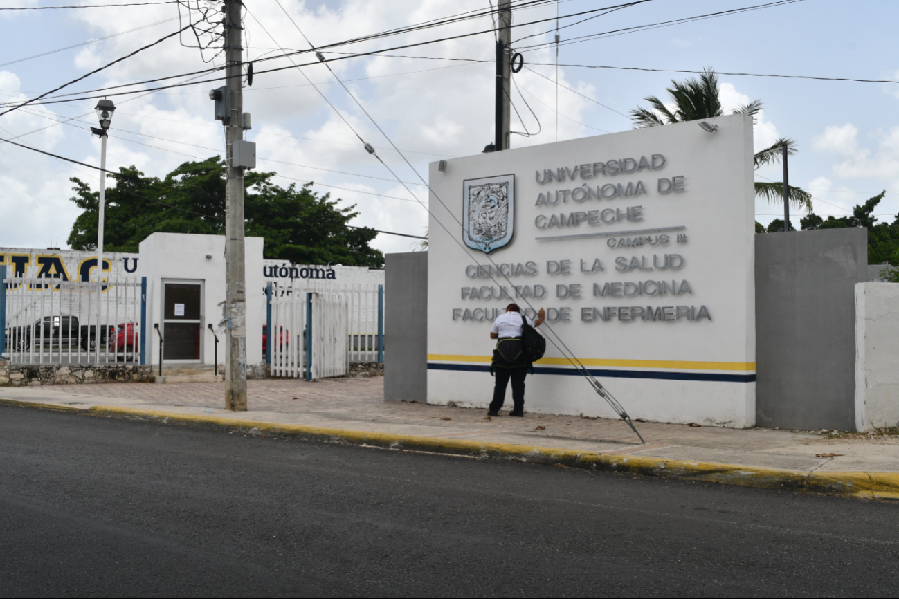   Por “error administrativo”, la  Universidad Autónoma de Campeche negó inscripción a alumno  