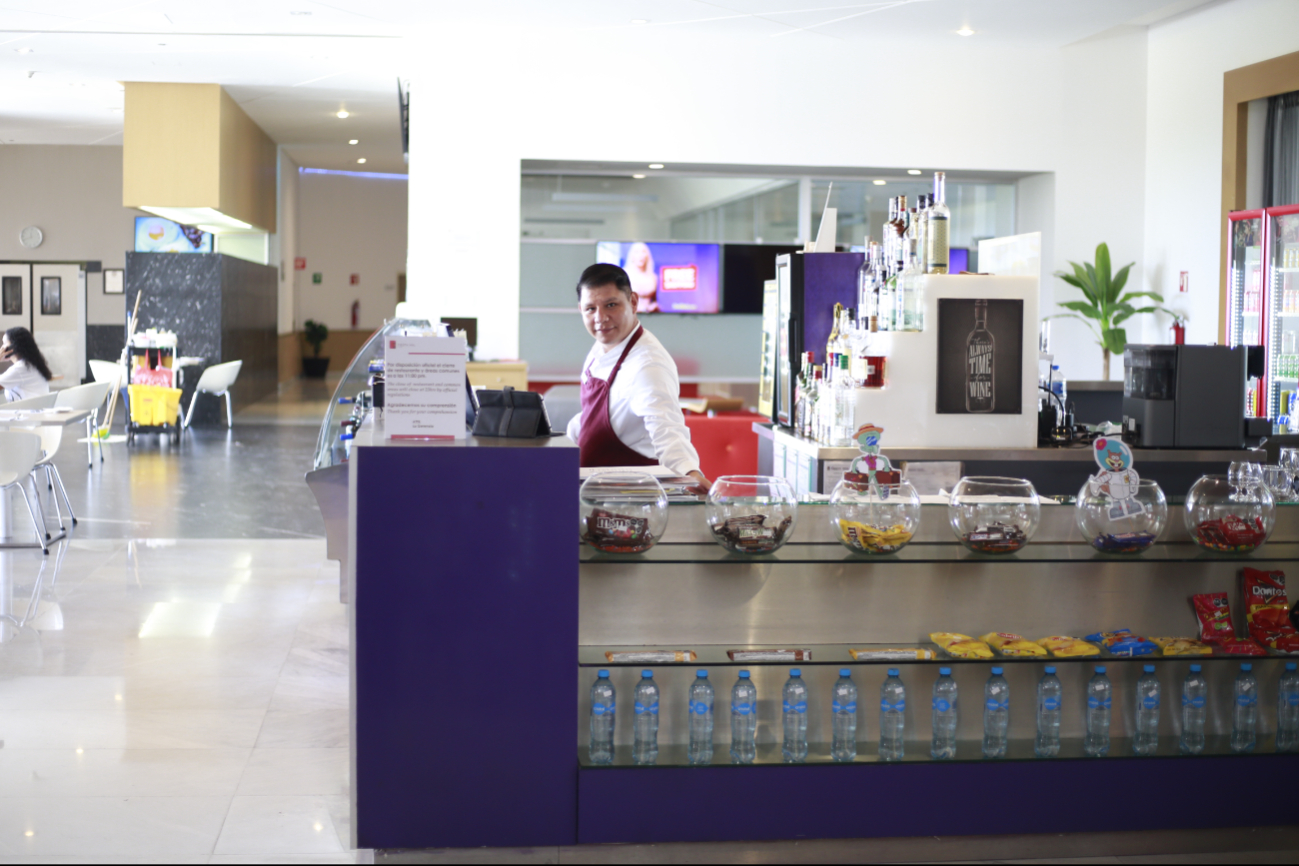 El empresariado ha demostrado una fuerte oposición, principalmente para la hotelería y restaurantes. El empresariado ha demostrado una fuerte oposición, principalmente para la hotelería y restaurantes.
