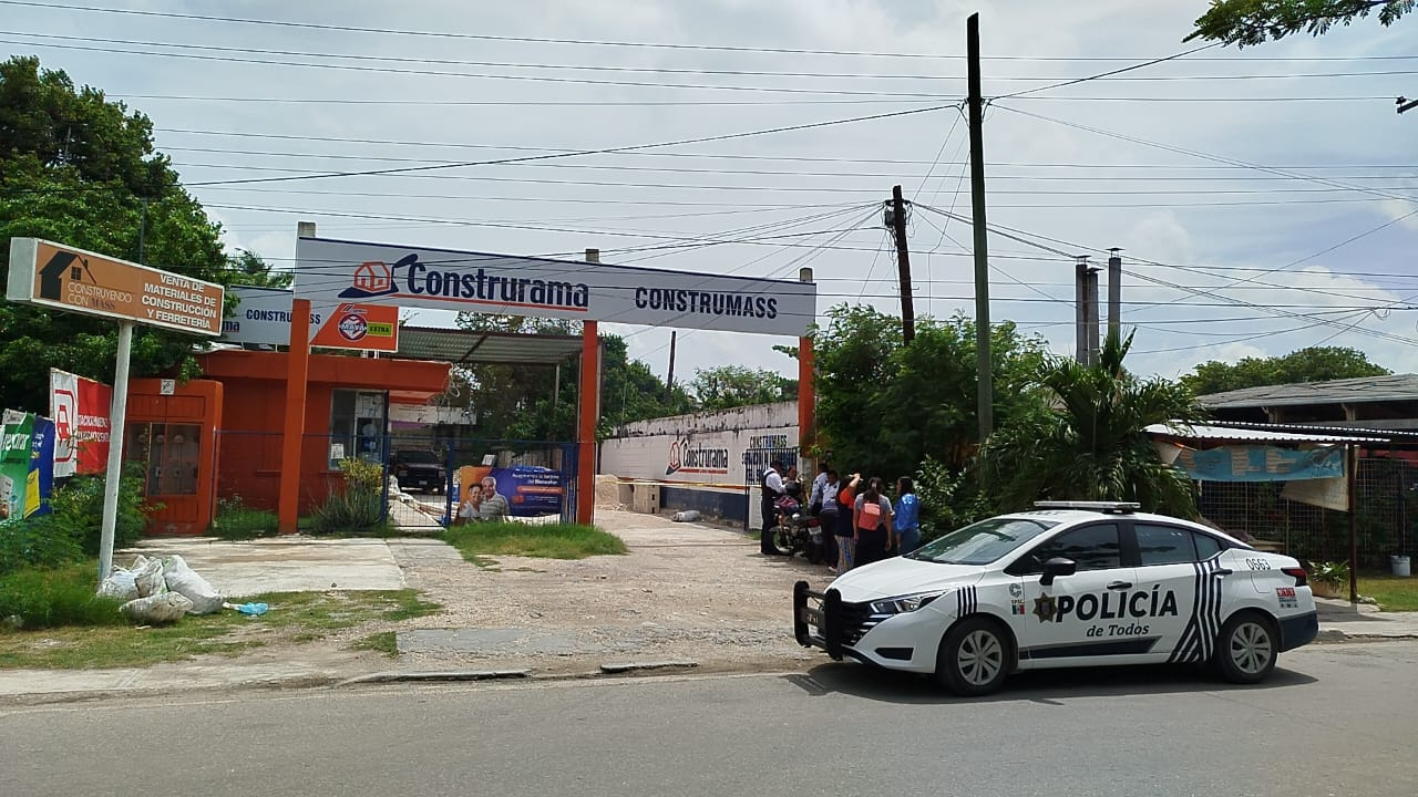 Los responsables robaron una camioneta para llevarse el botín