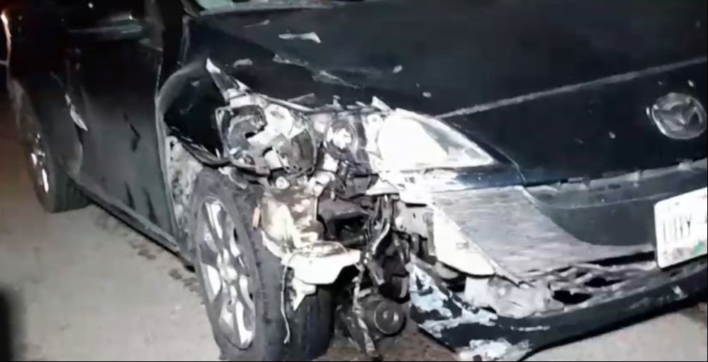 Daños en el vehículo tras impactar el mototaxi en Calkiní Daños en el vehículo tras impactar el mototaxi en Calkiní