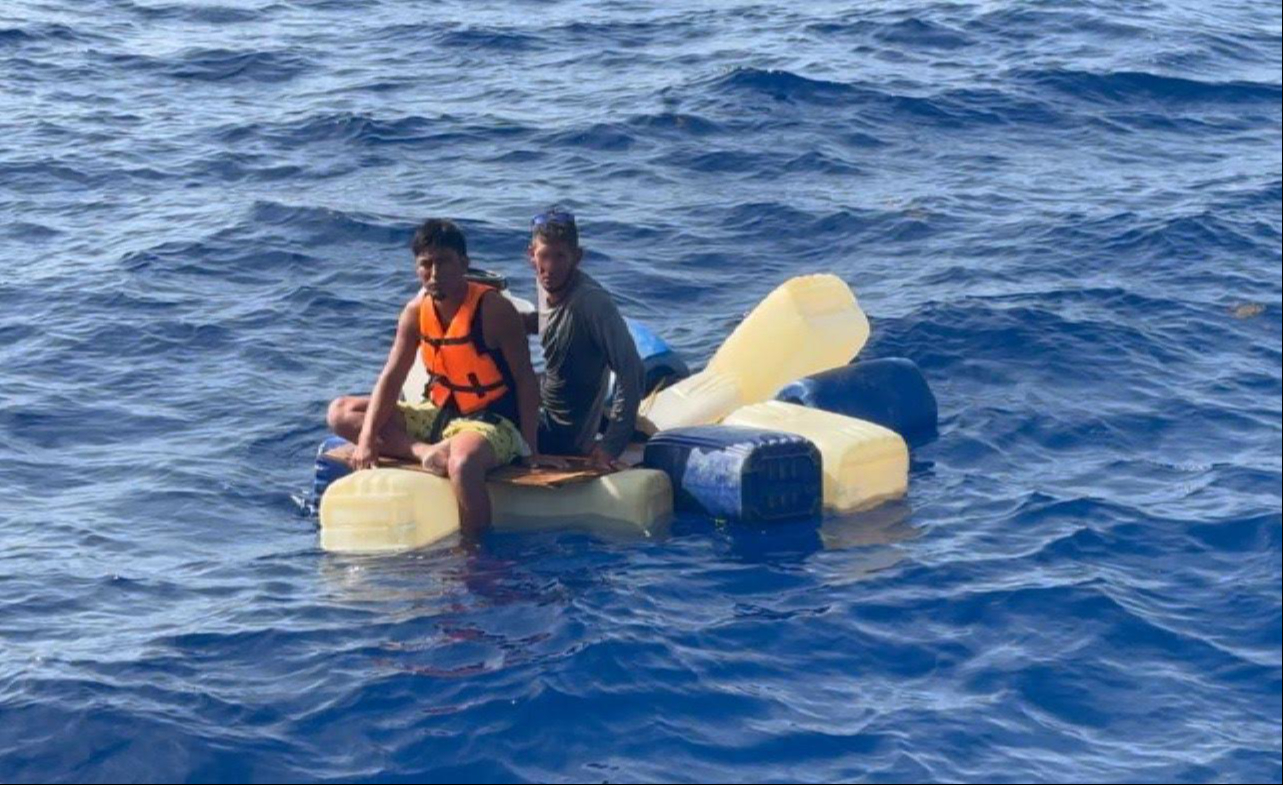 Los jóvenes fueron atendidos por personal de Sanidad Naval para una revisión médica, presentando buen estado de salud  