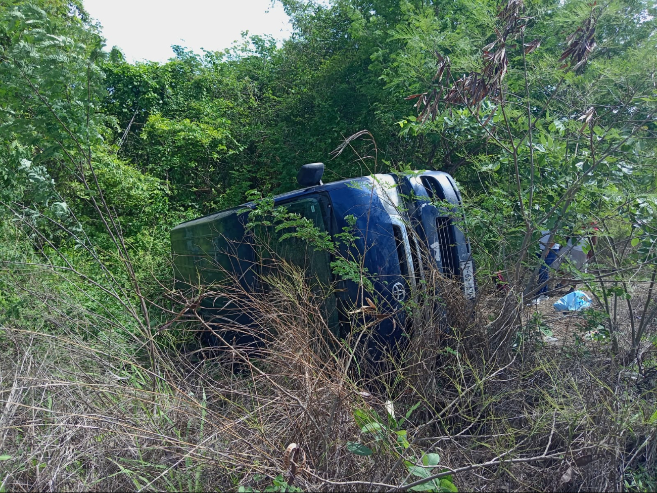Aparatosa volcadura en la carretera Ciudad del Carmen-Champotón deja un lesionado