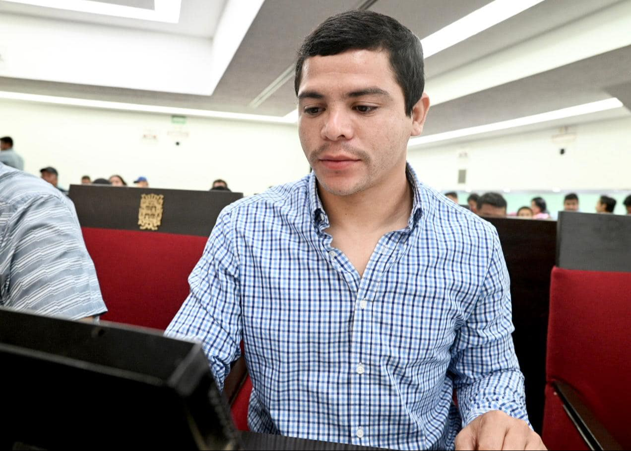 Fabricio Pérez Mendoza ha promovido una iniciativa propia y ha sido incluido en dos dictámenes de otros legisladores. Fabricio Pérez Mendoza ha promovido una iniciativa propia y ha sido incluido en dos dictámenes de otros legisladores.