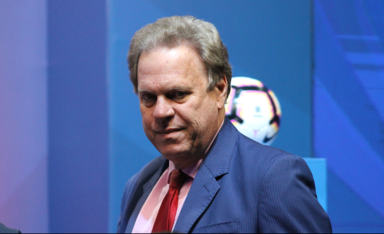 Detienen al presidente de la Federación Colombiana de Futbol y a su hijo tras la final de la Copa América 
