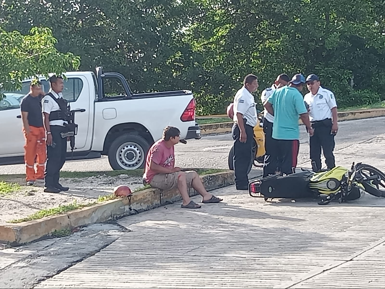   En Ciudad del Carmen, padre e hija terminan lesionados al ser arrollados por camioneta   