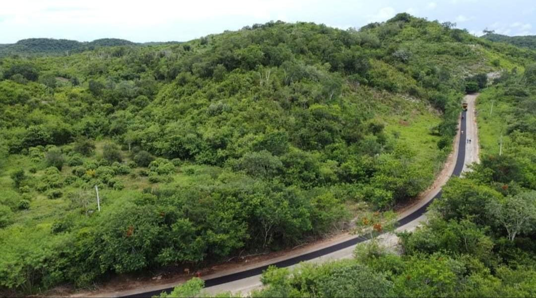 Aplican un programa de bacheo en 3 mil 500 kilómetros de caminos Aplican un programa de bacheo en 3 mil 500 kilómetros de caminos