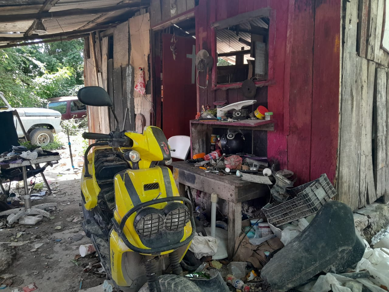 En Escárcega, roban motor y herramientas de taller de motocicletas