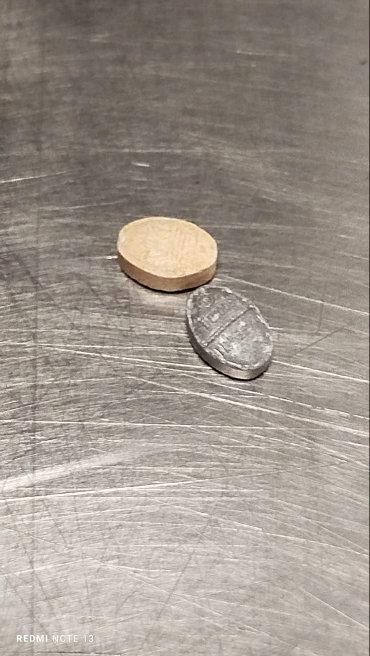 Pastillas que fueron localizadas en las maletas dentro del AICM Pastillas que fueron localizadas en las maletas dentro del AICM