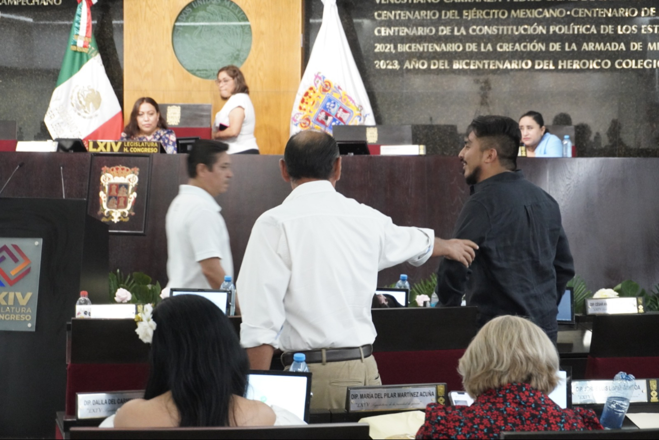 Se aprobó un exhorto a la SICT para mantener y reparar la carretera Escárcega – Champotón Se aprobó un exhorto a la SICT para mantener y reparar la carretera Escárcega – Champotón