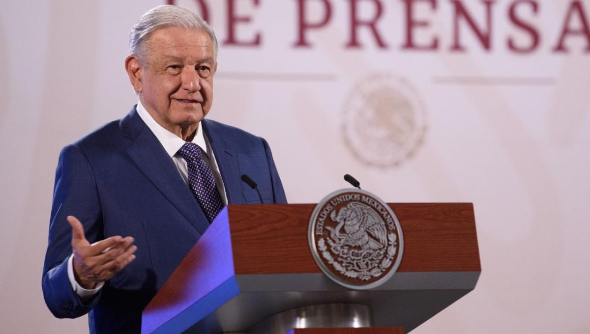  López Obrador felicita a su esposa Beatriz Gutiérrez Müller por su nuevo libro "Feminismo Silencioso" 