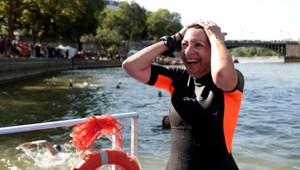Alcaldesa de París nada en el Río Sena previo al inicio de los Juegos Olímpicos 2024: VIDEO