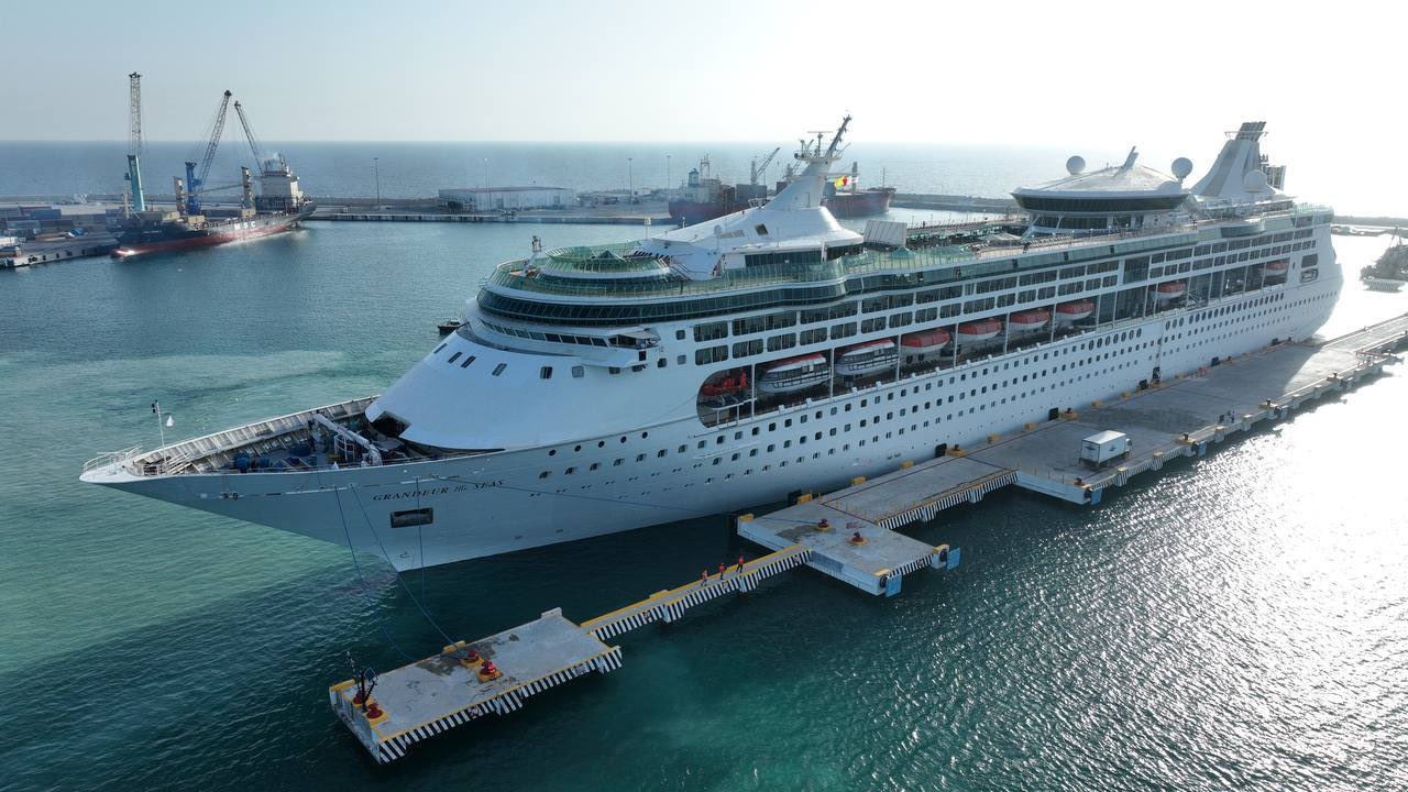 Tres cruceros llegaron con miles de turistas Tres cruceros llegaron con miles de turistas
