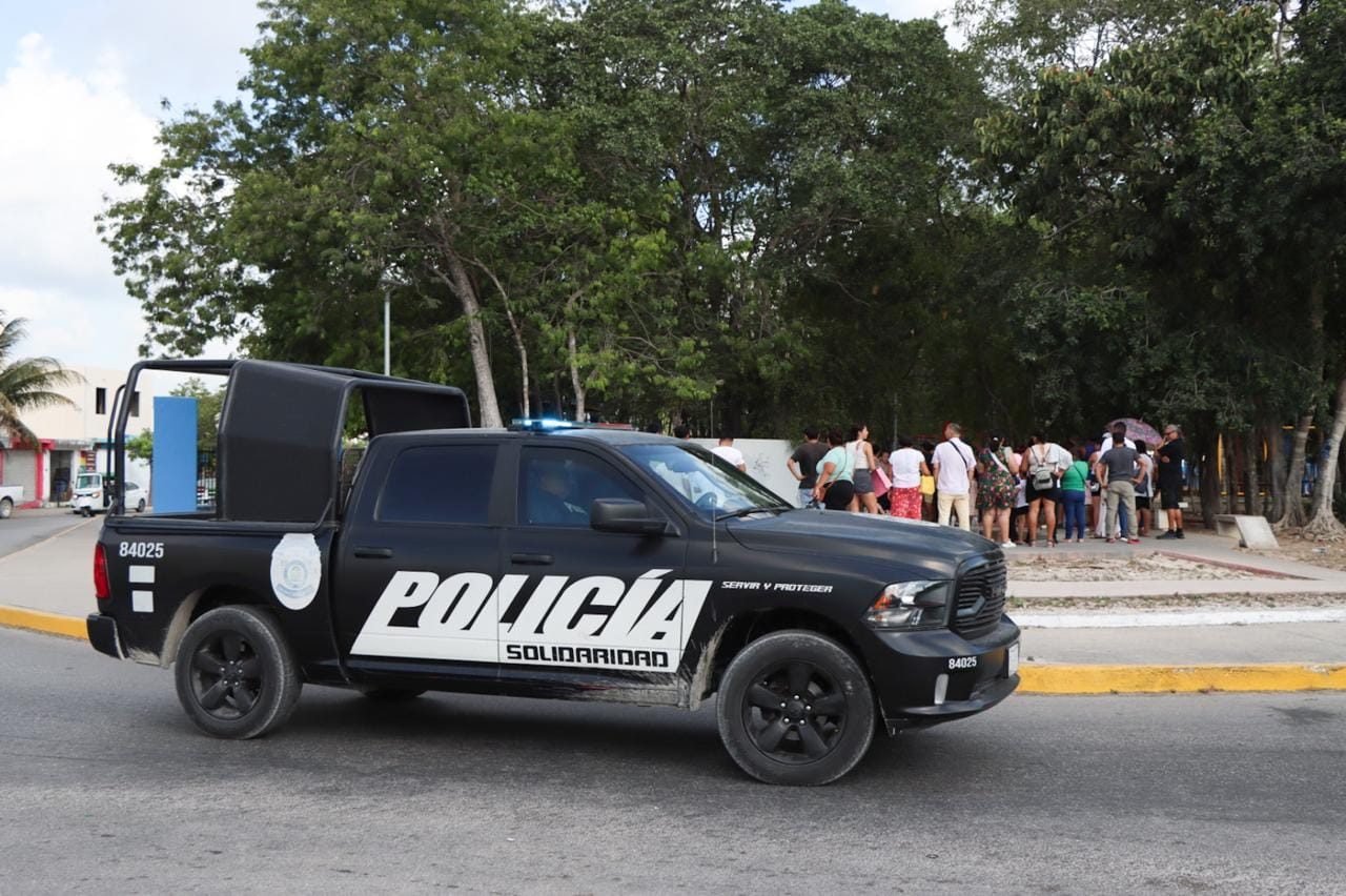 Ejecutan a un mototaxista a bordo de su unidad en Playa del Carmen