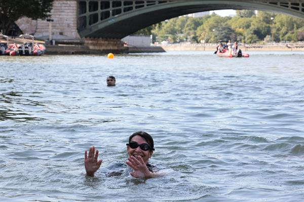 Sigue la mala calidad en el Río Sena; cancelan entrenamiento de Triatlón en París 2024
