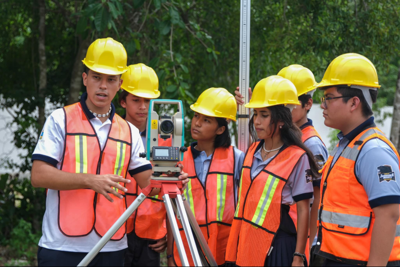 Jóvenes de comunidades rurales, inscritos en carreras técnicas y de ingeniería en Chetumal, destacando la inclusión y oportunidades educativas generadas por el proyecto Jóvenes de comunidades rurales, inscritos en carreras técnicas y de ingeniería en Chetumal, destacando la inclusión y oportunidades educativas generadas por el proyecto