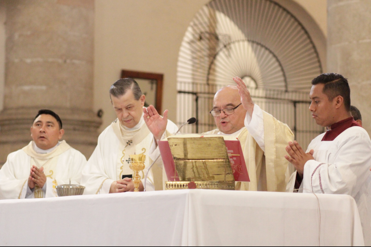 Obispo auxiliar de Yucatán celebra VII aniversario episcopal