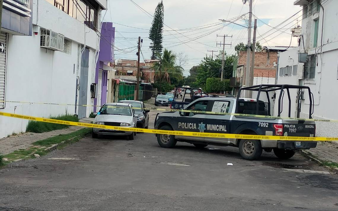Agentes de seguridad mantienen la zona acordonada en Celaya Agentes de seguridad mantienen la zona acordonada en Celaya