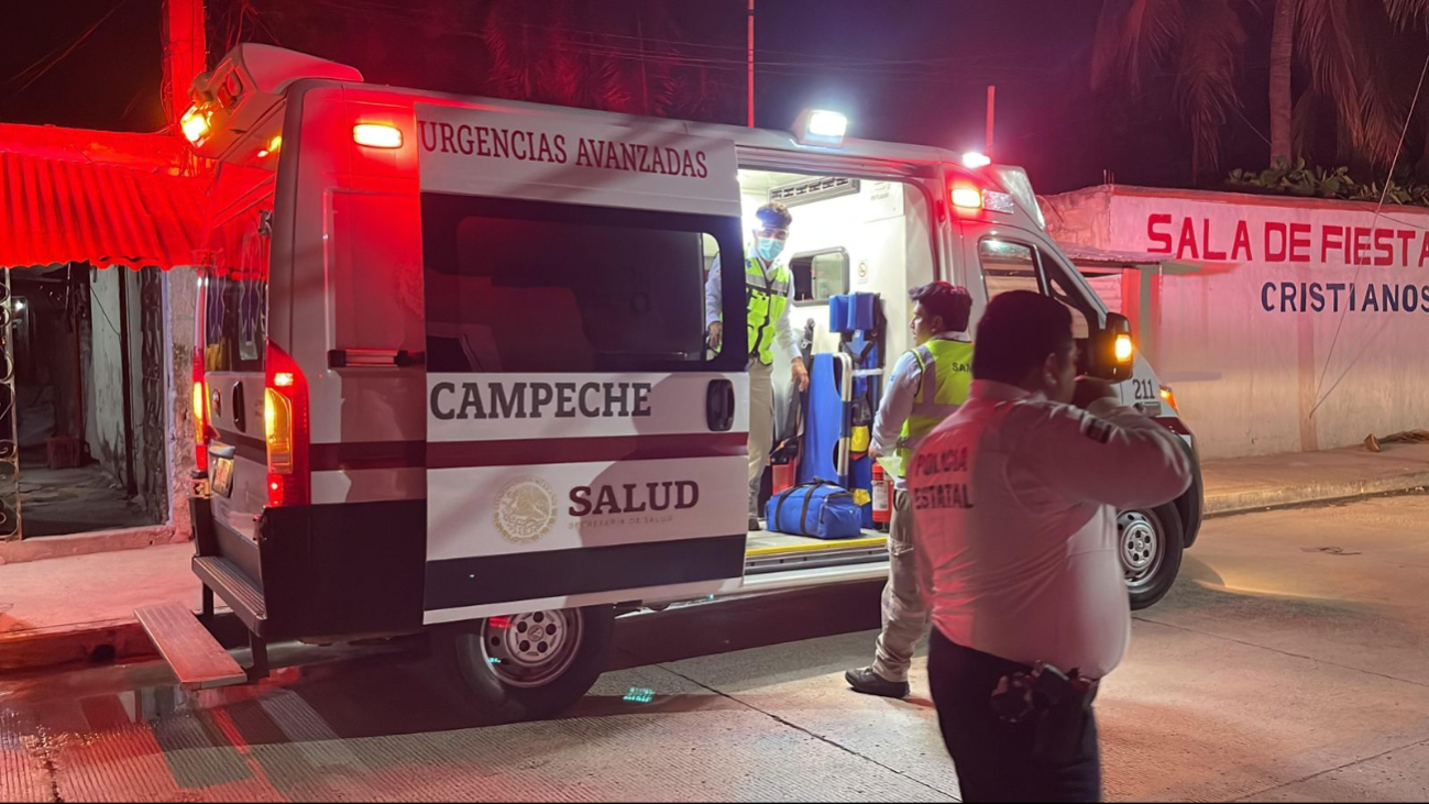 El hombre lesionado fue trasladado a un hospital El hombre lesionado fue trasladado a un hospital