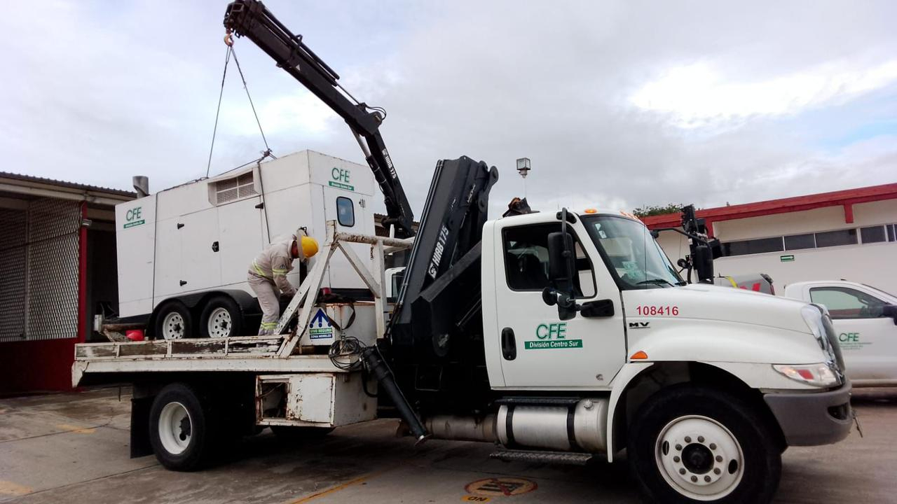 CFE, lista ante posibles afectaciones en el servicio de luz en Campeche, Yucatán y Quintana Roo por el Huracán Beryl