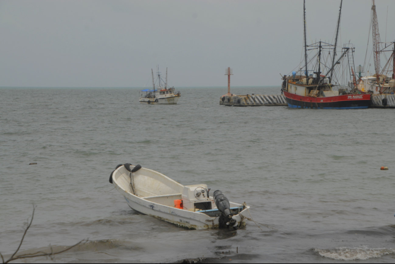 En Playa del Carmen, proponen evento para soplar y desviar al Huracán Beryl