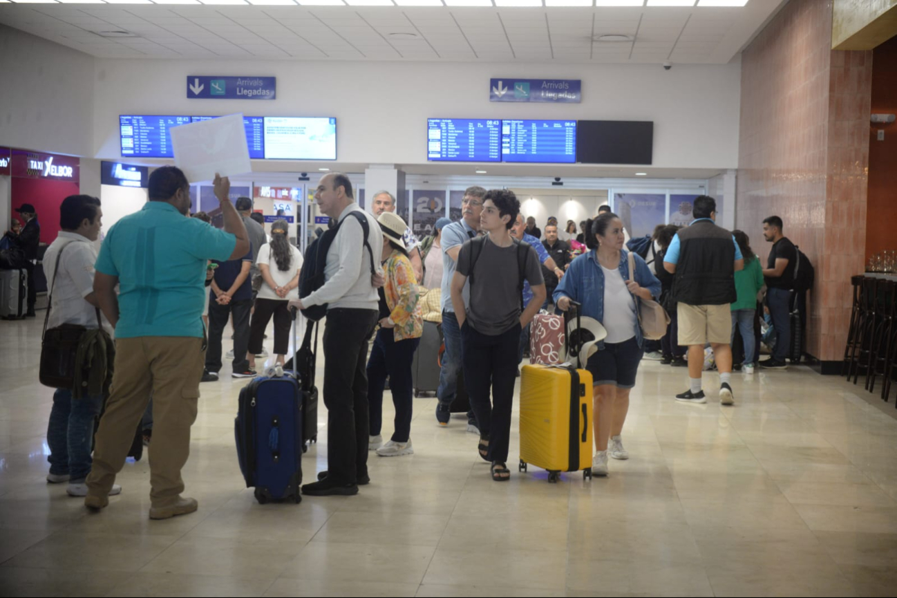 VivaAerobus retrasa por más de dos horas el vuelo de Monterrey a Mérida