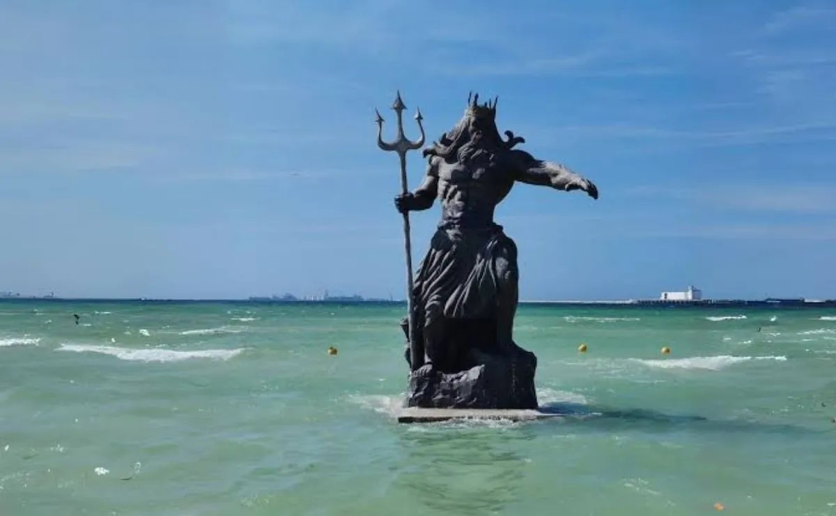Con memes, critican la idea de destruir estatua de Poseidón en Yucatán